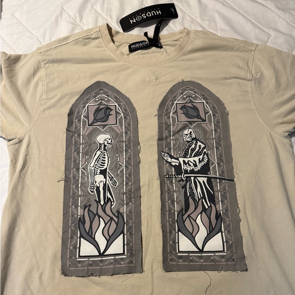 Hudson stained glass tee